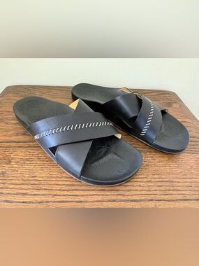 OluKai Kipe'a 'Olu Women's Black Leather Slide Sandals Size 7